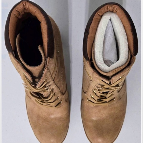 New G Guess Boots Womens Size 10 Heels Lace Up Combat Tan Gold Zipper Accent NWT - Picture 9 of 15